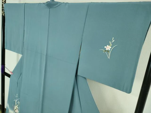 平和屋着物●極上 本加賀友禅作家 南克治 訪問着 草花文 暈し染め 薄花色地 逸品 DZAB4398kh6 - Image 3