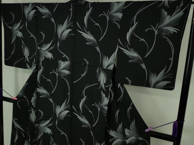 平和屋着物●極上 小紋 枝花文 黒地 逸品 未使用 DZAB4402kh6 - Image 3